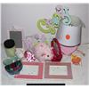 Image 1 : LOT OF GIRLS ROOM DECOR INCL. FUZZY PIGGY BANK