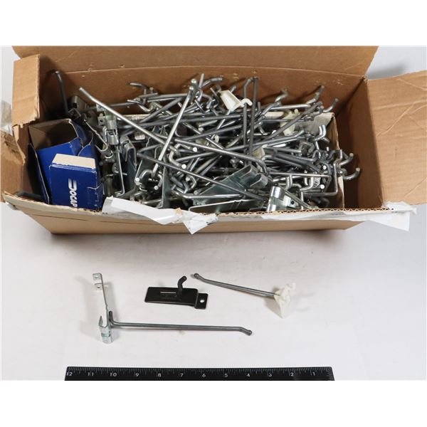 LOT OF RETAIL HOOKS