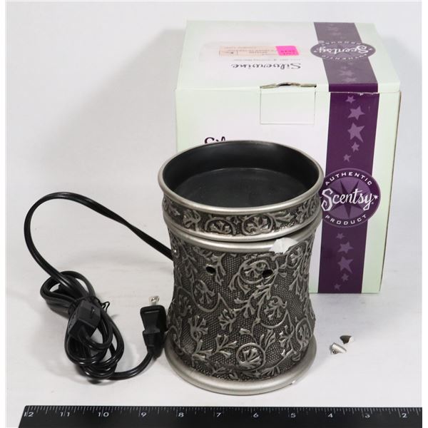 SCENTSY WARMER SILVERWINE