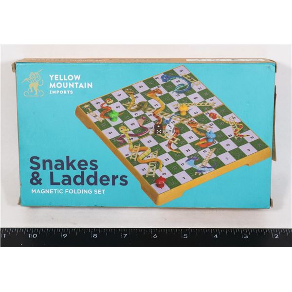 SMALL MAGNETIC FOLDING SNAKES AND LADDERS SET