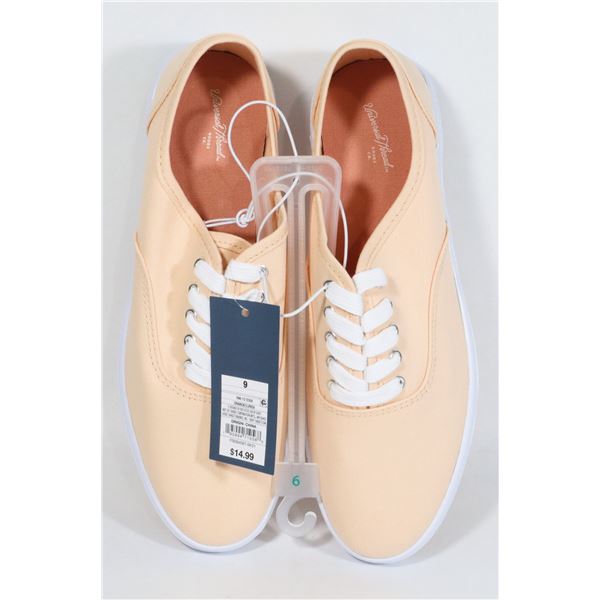 NEW UNIVERSAL THREAD SHOES WOMEN'S SIZE 9