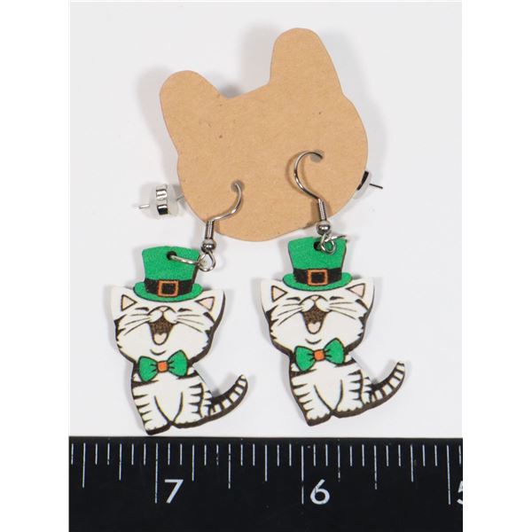 NEW SHAMROCK LUCKY CAT DANGLE EARRINGS