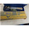 Image 3 : Stag Gun Cleaning Kit, Swivel for Gun Strap, 