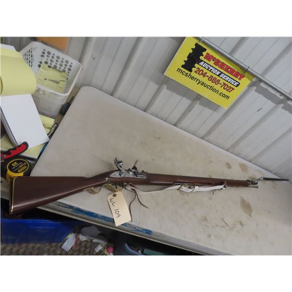 Replica Tower Flint Lock Gun with Bayonet , 