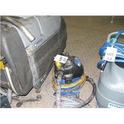 INDUSTRIAL VACUUM CLEANER
