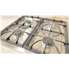 Image 2 : MAYTAG STAINLESS STEEL GAS 4 BURNER RANGE *MISSING ONE BURNER CAP*