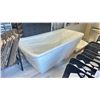 Image 1 : 67"W X 32"D X 26" WHITE COMMERCIAL BATHTUB