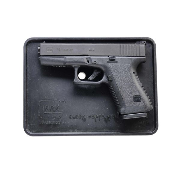 GLOCK 19 GEN 2 SEMI AUTO PISTOL.