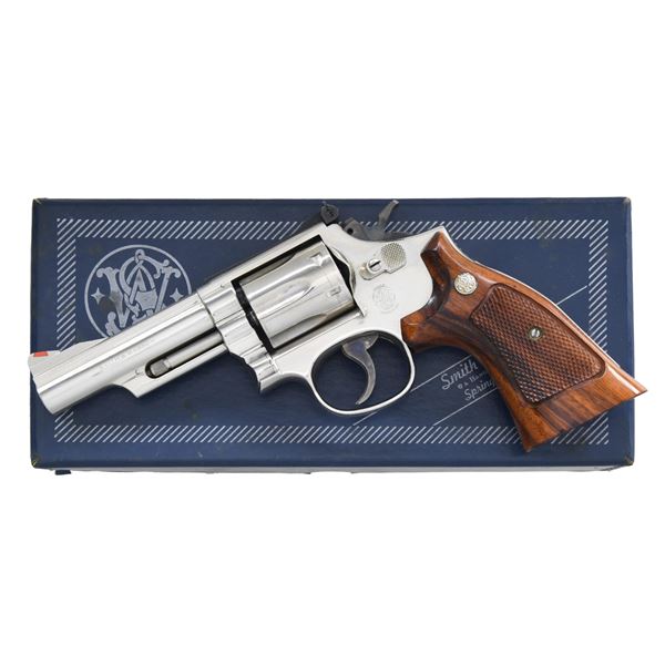 SMITH & WESSON MODEL 19-4 DA REVOLVER.
