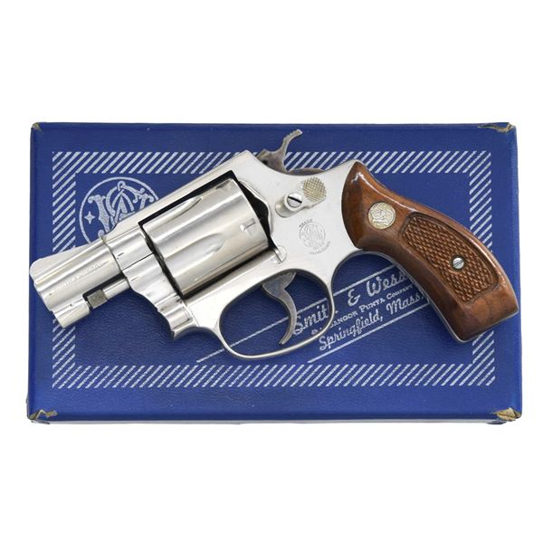 SMITH & WESSON MODEL 37 DA REVOLVER.