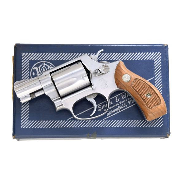 SMITH & WESSON MODEL 60 DA REVOLVER.
