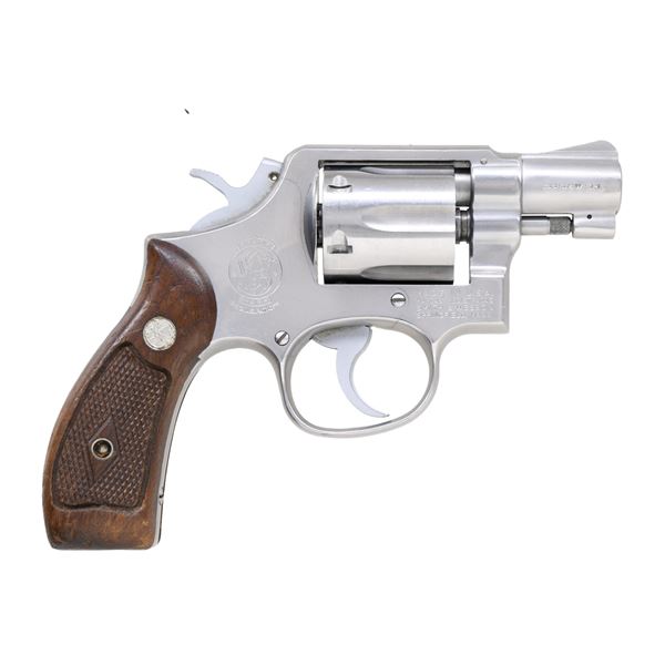 SMITH & WESSON MODEL 64-2 DA REVOLVER.