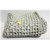 Image 1 : CHUNKY KNIT BLANKET APROX 60X35 INCH