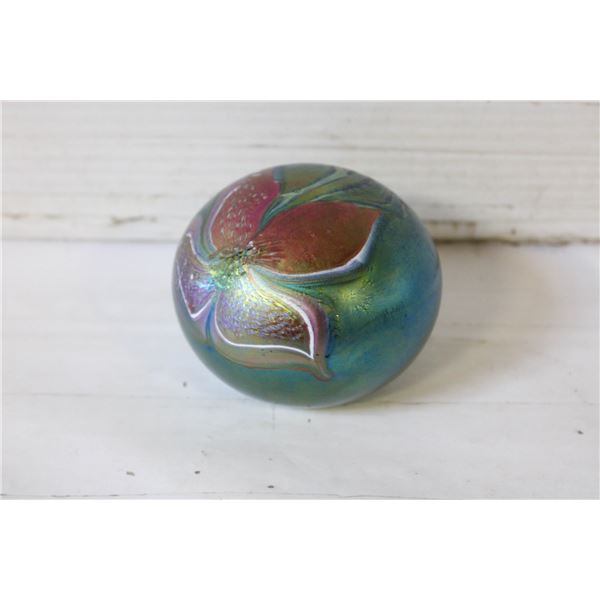 NUMBERED AND SIGNED 1989 GLASSHOUSE