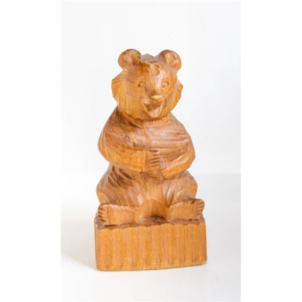 VTG RUSSIAN HAND CARVED SITTING BEAR- 5.5" TALL