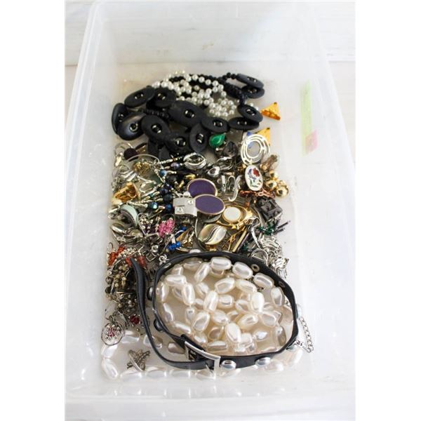 BOX WITH JEWELRY INCLUDING LARGE SELECTION OF
