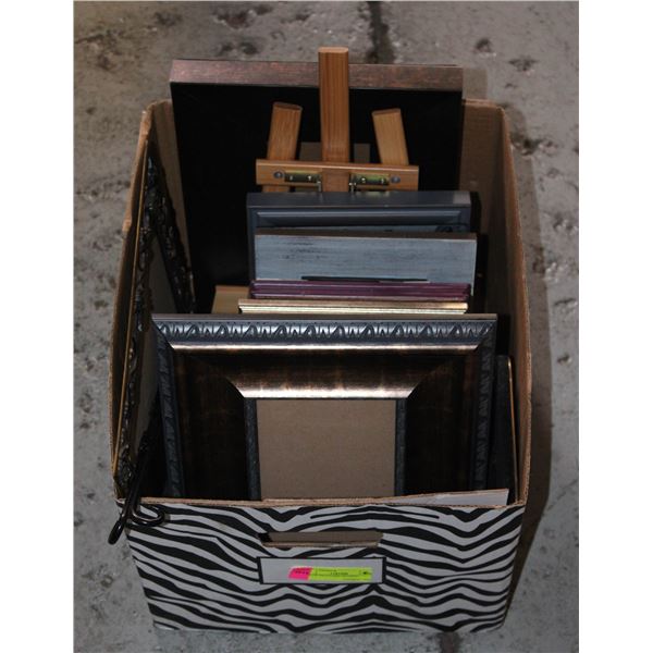 BOX OF PICTYURE FRAMES