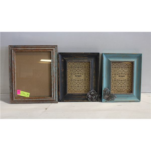 3 DISTRESSED PASTEL PICTURE FRAMES