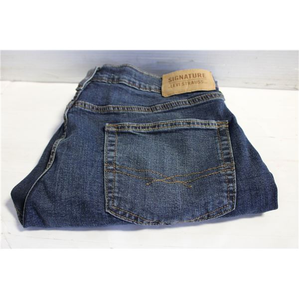 MENS LEVIS STRAUSS SIGNATURE JEANS 33/32