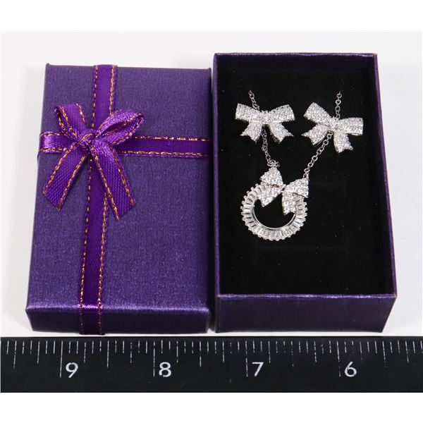 NEW SILVER TONE RHINESTONE BOW NECKLACE AND