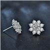Image 3 : 1 CT GRA CERTIFIED FLOWER STYLE ROUND BRILLIANT