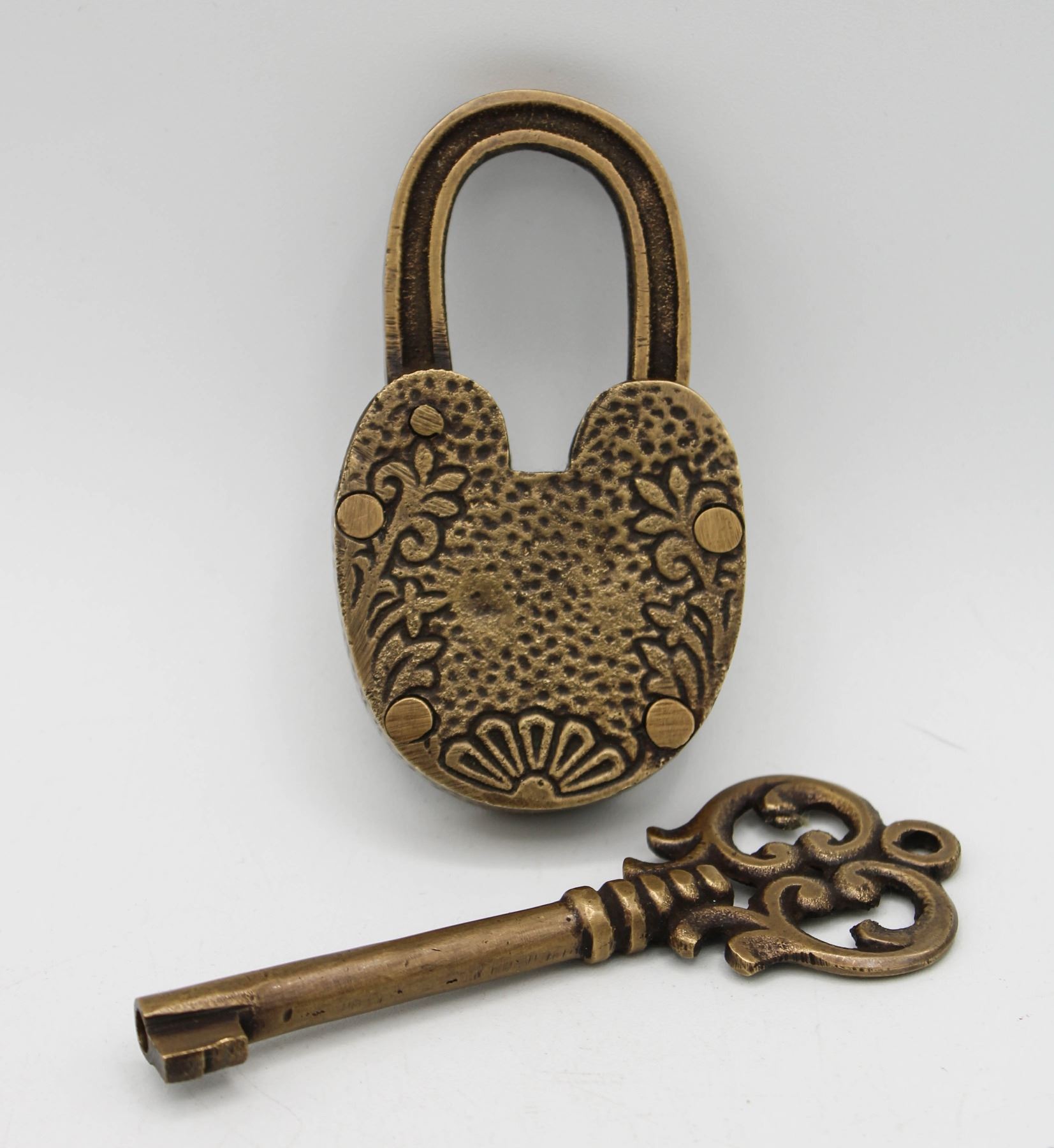 VICTORIAN ANTIQUE PADLOCK WITH KEY
