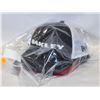 Image 1 : 3 HATS INCLUDING OAKLEY + 2 FLAT BRIM