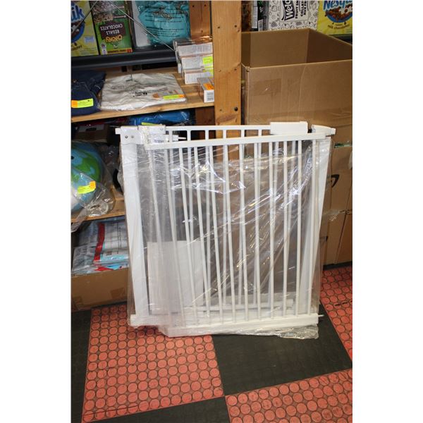 XIFAMILY EXTRA WIDE WALK THRU BABY GATE