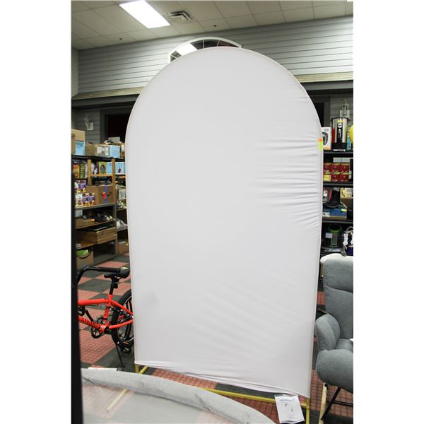 NEWLY ASSEMBLED MINETOM WEDDING ARCHWAY & BACKDROP