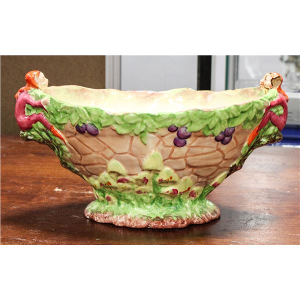 1940'S FLOWER BOAT WITH INSERT (CRACKED+CHIPPED)