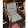 Image 1 : WICKER PATIO CHAIR WITH CUSHIONS