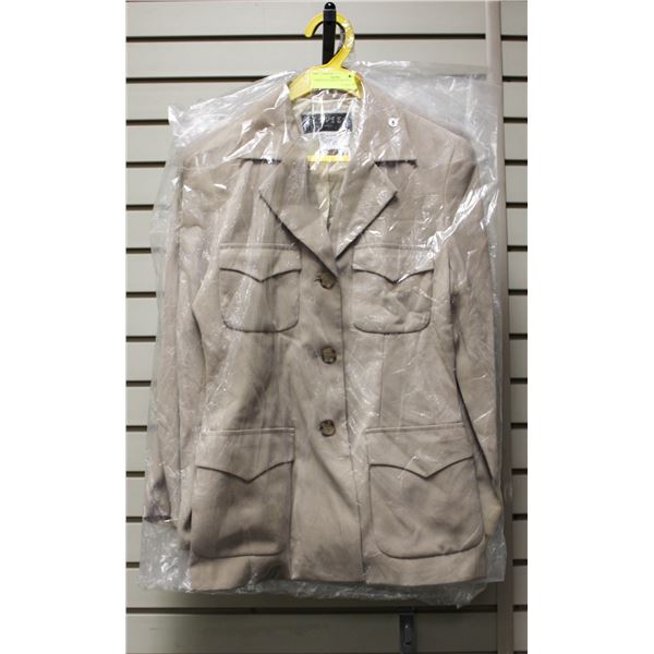 2 NEW OLLIVLER S/5 TAN VESTS