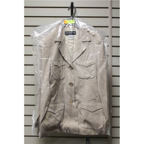 2 NEW OLLIVLER S/7 TAN VESTS