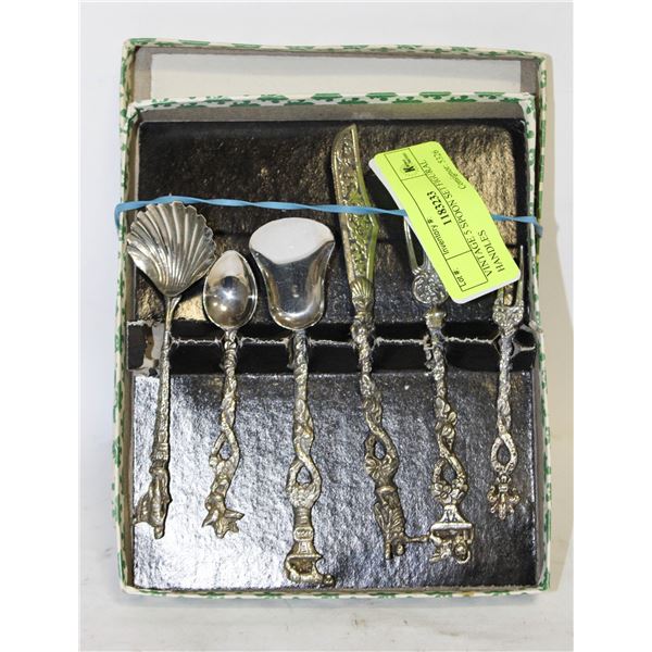 VINTAGE 5 SPOON SET FIGURAL HANDLES