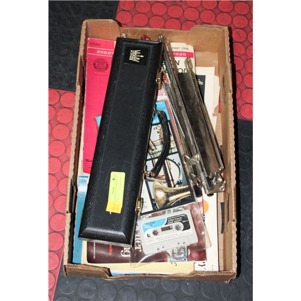 VINTAGE KING CLEVELAND FLUTE WITH CASE/