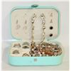 Image 1 : SMALL TRAVEL JEWELRY BOX WITH VARIOUS