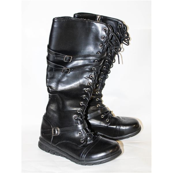 PAIR OF BLACK KNEE-HIGH ZIP-UP SPRING/SUMMER/