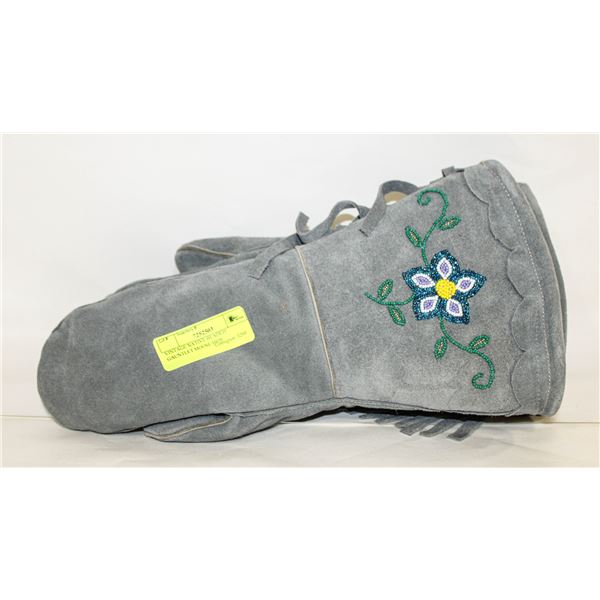 VINTAGE NATIVE BEADED GAUNTLET MOOSE HIDE