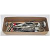 Image 1 : BOX WITH STAINLESS STEEL COOKWARE UTENSILS