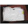 Image 1 : 4 NEW HAROLDS S/8 WHITE BUTTON UPS 100% COTTON