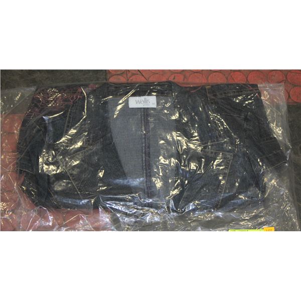 NEW WALLIS JEAN SKIRT SIZE 10 W/ FLOWER DESIGN