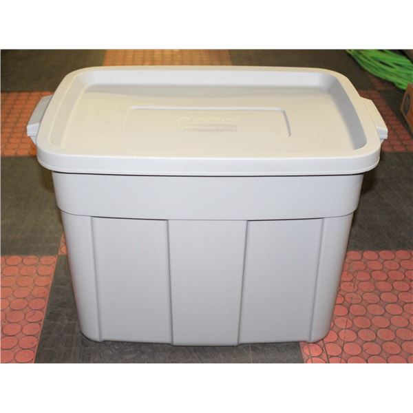 NEW RUBBERMAID 68L ROUGHNECK TOTE WITH LID