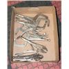 Image 1 : FLAT WITH ASSORTMENT OF VISE GRIP PLIERS