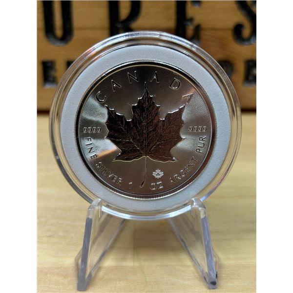 Lot 1-1) 1 oz Canadian Maple 2022 Silver