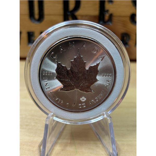 Lot 5-1) 1 oz Canadian Maple 2022 Silver