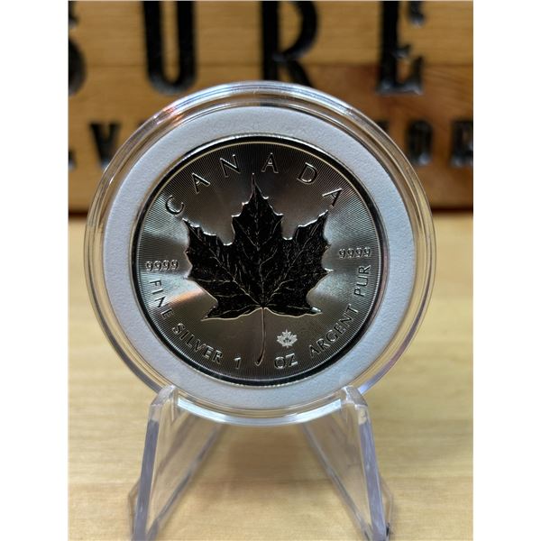 Lot 27-1) 1 oz  Canadian Maple 2022 Silver