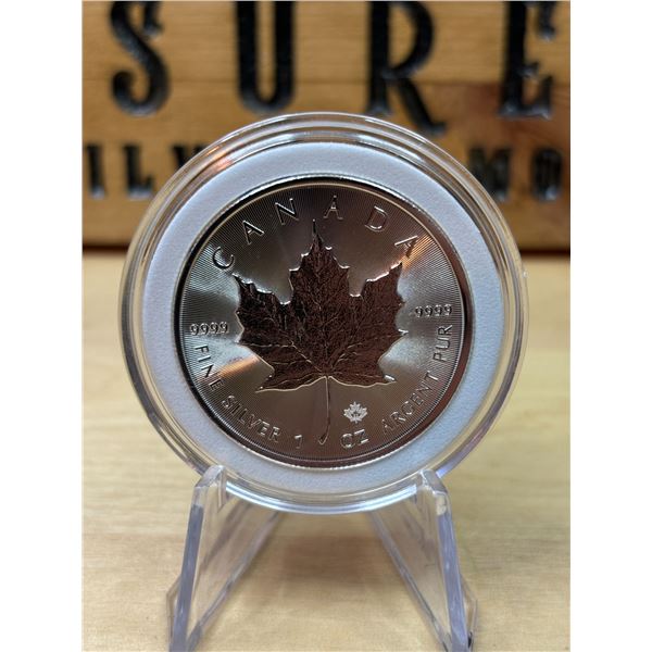 Lot 32-1) 1 oz  Canadian Maple 2022 Silver