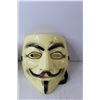 Image 2 : (2) V for Vendetta Plastic Masks