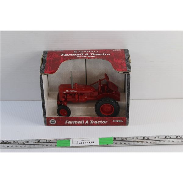Ertl McCormick Farmall Die Cast 1/16 Scale A Tractor