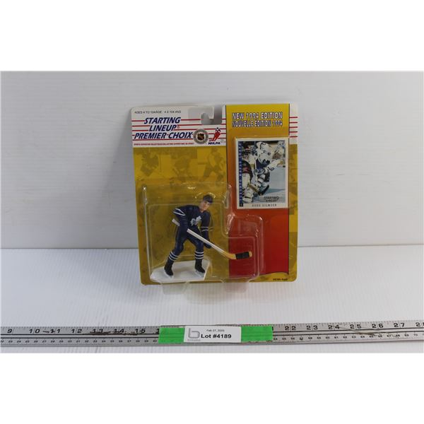 Starting Lineup 1994 Edition Doug Gilmour Hockey Figure and Trading Card